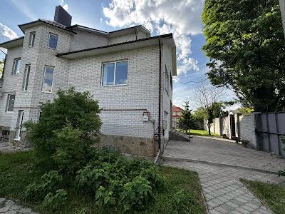 будинок за адресою Центральна вул., 3