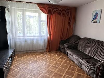 квартира за адресою Анни Ахматової вул., 3-А