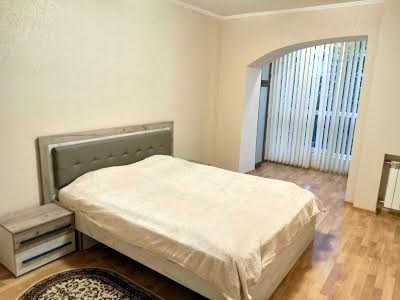 квартира за адресою Андрія Верхогляда вул. (Михайла Драгомирова), 6