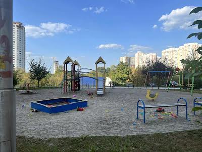 квартира за адресою Григоренка Петра просп., 12А