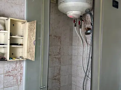 комерційна за адресою Святославська вул., 15