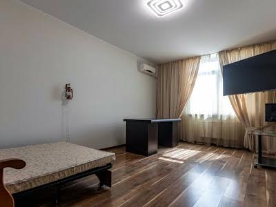 квартира за адресою Ревуцького вул., 5