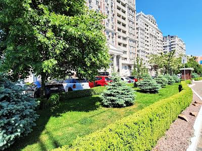 квартира за адресою Михайла Максимовича вул. (Онуфрія Трутенка), 28-Е