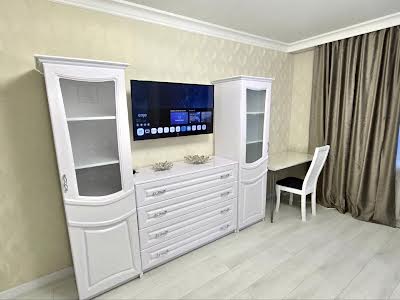 квартира за адресою Євгена Чикаленка вул., 74