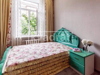 квартира за адресою Межигірська вул., 32А