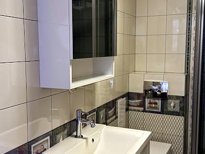 квартира за адресою Миколаївська вул., 8