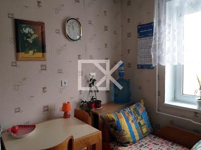 квартира за адресою Київ, Драгоманова вул., 42а