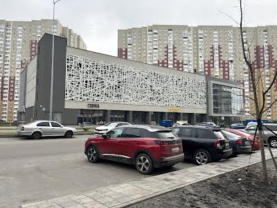 комерційна за адресою Олександра Олеся вул., 2