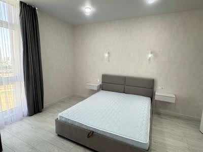 квартира за адресою Краснова вул., 3