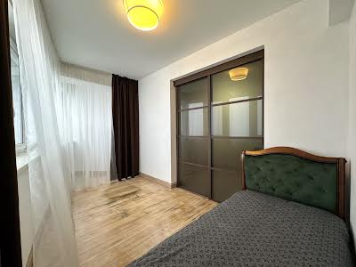 квартира за адресою Турівська вул., 31