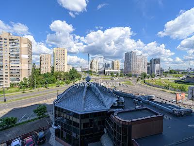 квартира по адресу Киев, Никольско-Слободская ул., 1а