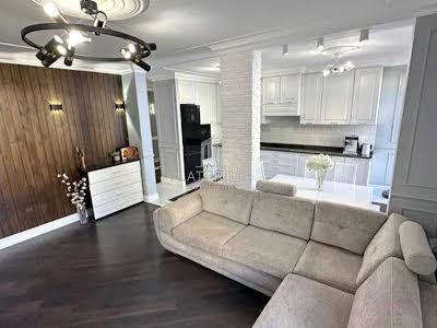 квартира за адресою Регенераторна вул., 4 к11