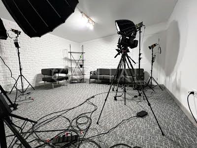 коммерческая по адресу Шелковичная ул., 24