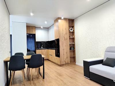 квартира за адресою Родини Крістерів вул., 14б