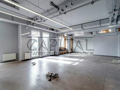 комерційна за адресою Спаська вул., 5