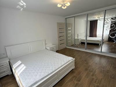 квартира за адресою Височана вул., 18
