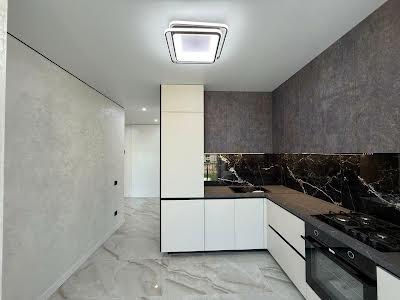 квартира за адресою Флотська вул., 10б