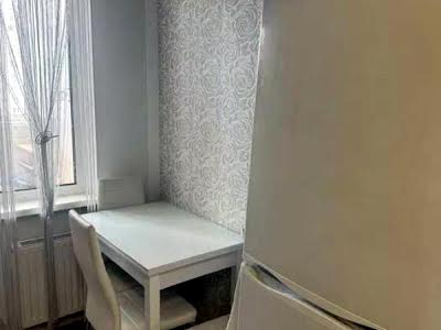 квартира за адресою Софії Русової вул., 3