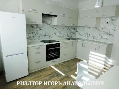 квартира за адресою Перлинна вул., 8