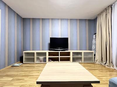 квартира за адресою Верховинна вул., 82