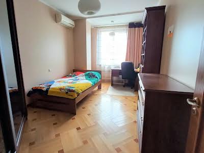 квартира за адресою Івана Франка вул., 137