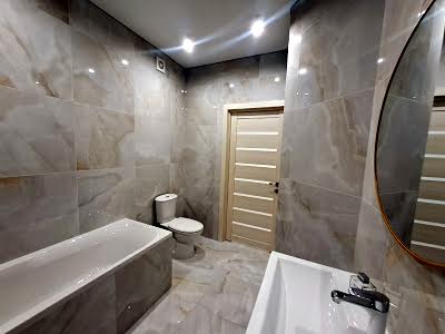 квартира за адресою Польова вул., 8