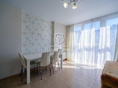 квартира за адресою Драгоманова вул., 2б