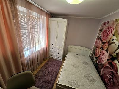 квартира за адресою Космонавтів вул., 104а