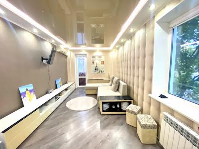 квартира по адресу Метростроевская ул., 3