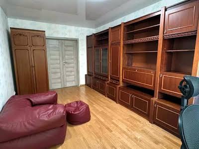 квартира за адресою Михайла Максимовича вул. (Онуфрія Трутенка), 7
