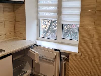 квартира за адресою Салютна вул., 19