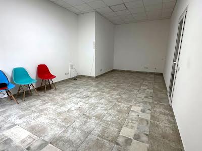 комерційна за адресою Львів, Героїв УПА вул., 25