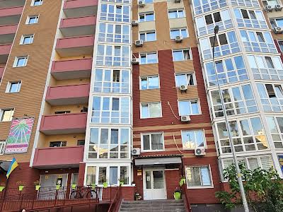 квартира за адресою Бориса Гмирі вул., 12Б