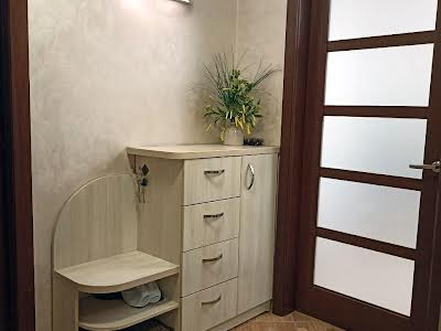 квартира за адресою Осіння вул., 13