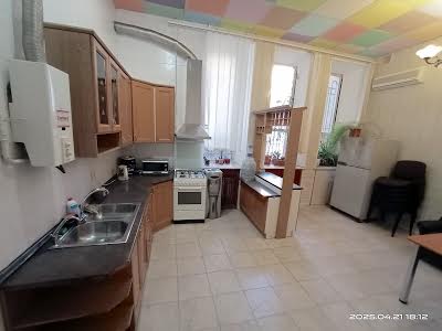 комерційна за адресою Грецька вул., 25