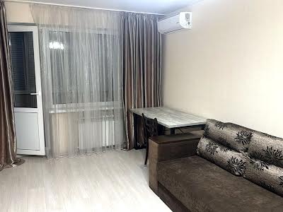 квартира за адресою Митрополита Василя Липківського вул. (Урицького), 21