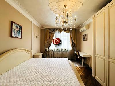 квартира за адресою Кудрявський узвіз, 3-Б