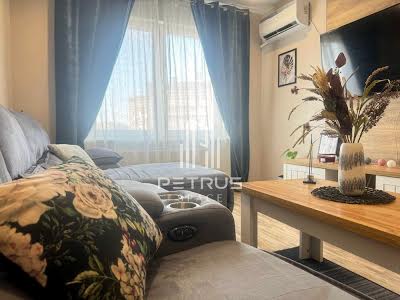 квартира по адресу Софии Русовой ул., 3