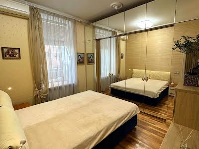 квартира за адресою Богдана Хмельницького вул., 35