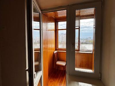 квартира за адресою Ревуцького вул., 5
