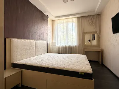 квартира за адресою Максима Славинського вул. (Красноводська), 1