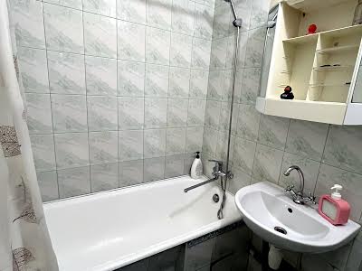 квартира за адресою Володимира Івасюка просп. (Героїв Сталінграду), 48