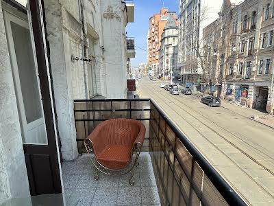 квартира за адресою Дмитрівська вул., 37а