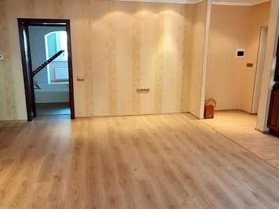 квартира за адресою 12-та Поздовжня вул., 16