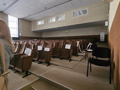 коммерческая по адресу Незалежності пл., 2