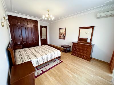 квартира по адресу Кловский спуск, 5