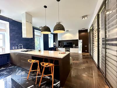 квартира за адресою Шота Руставелі вул., 36