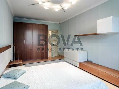 квартира за адресою Кропивницького вул., 8
