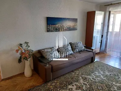 квартира за адресою Салютна вул., 20А