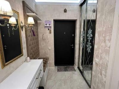 квартира за адресою Дніпровська набережна вул., 18-А